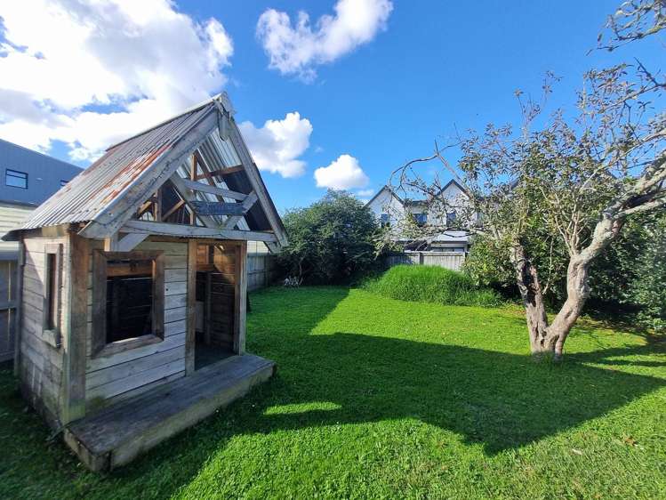 9 Mavis Place Beach Haven_13