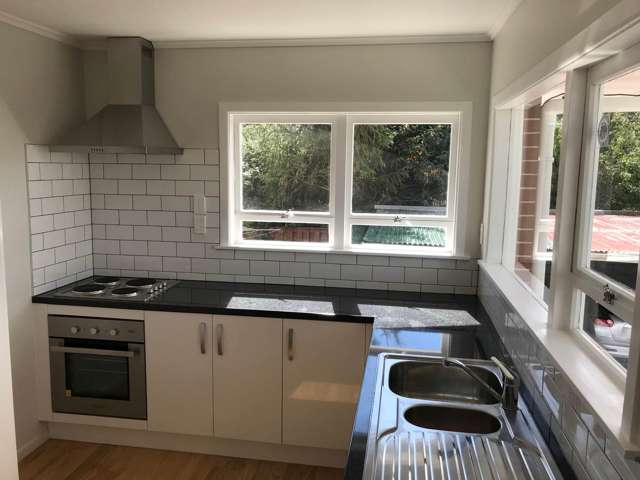 SUNNY & STYLISH 2 BEDROOM UNIT IN THE HEART OF...