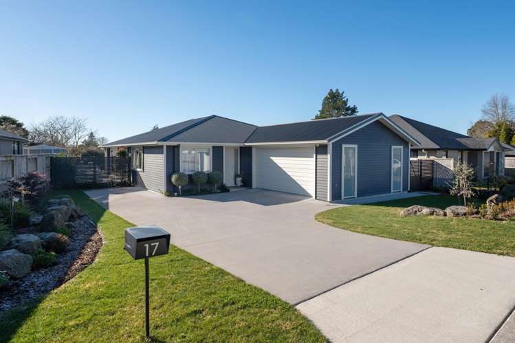 17 Lloyd Crescent_0
