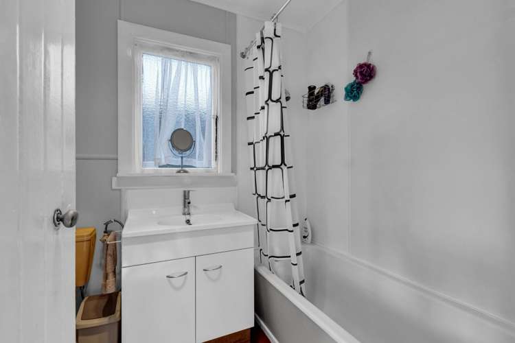 116 Broadway Waitara_14