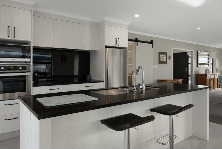 48 Arran Drive Katikati_2