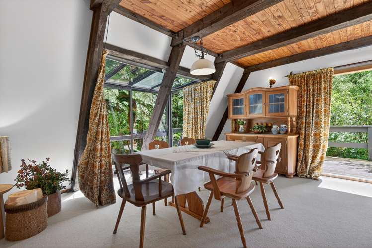 8 Tiniroa Grove Silverstream_6