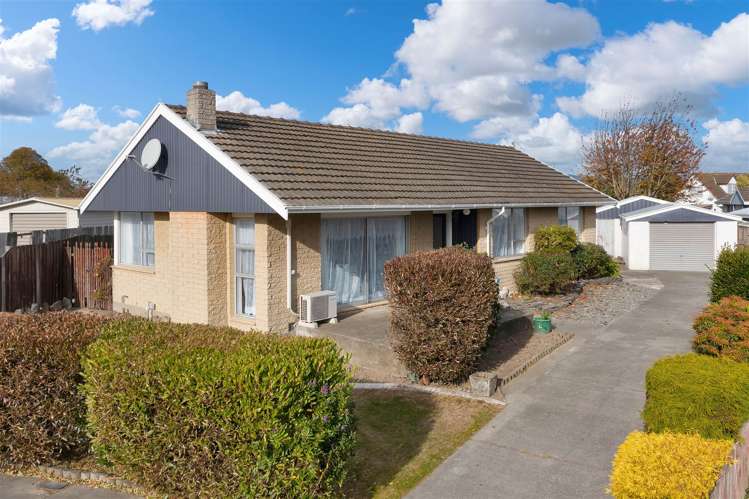 29 Avro Crescent Hornby_1