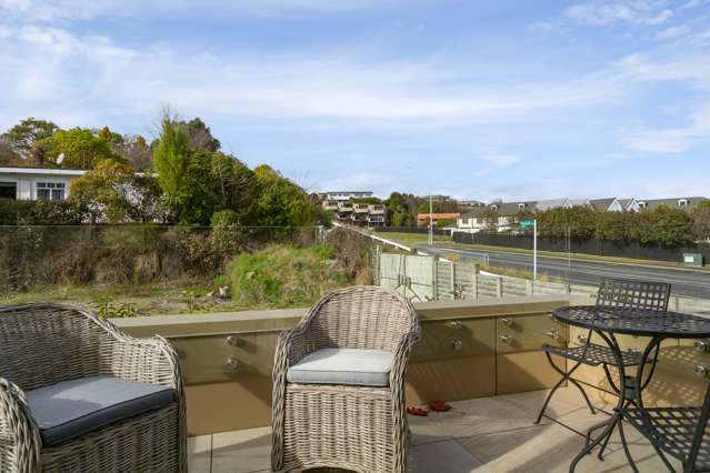 9/208 Lake Terrace Hilltop_2