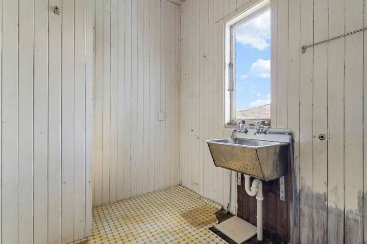 24 Woodward Road Mt Albert_14