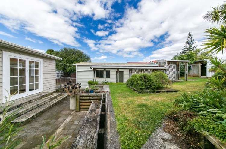 Titirangi Road Titirangi_11