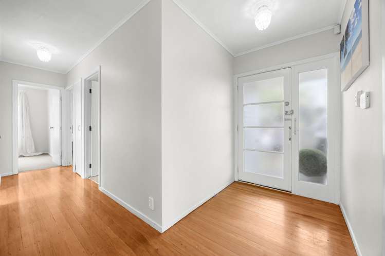 8A White Road Manurewa_12