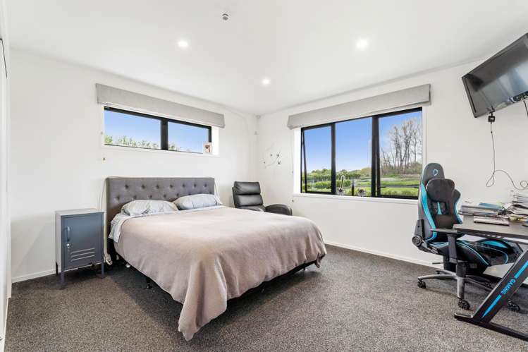 22 Runway Rise Dairy Flat_10