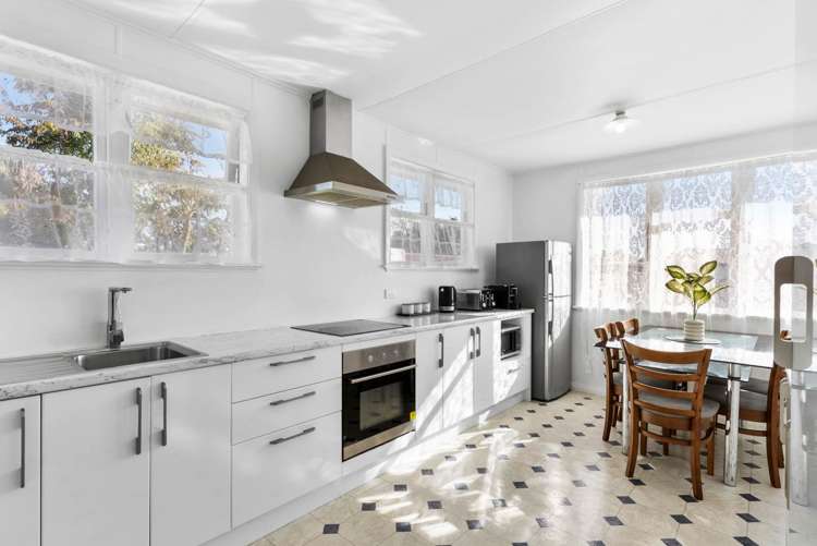 35 Waipapa Crescent Otara_5