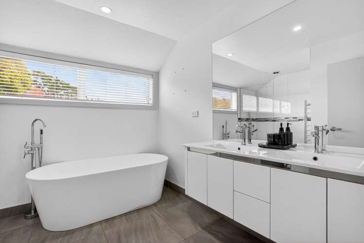 6 Giarni Place Karaka_41