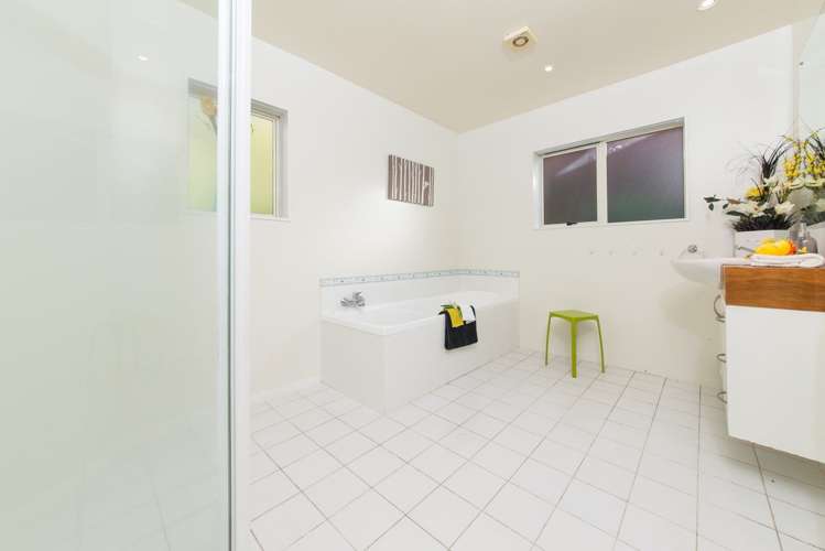 27a Kokiri Street Te Atatu South_13