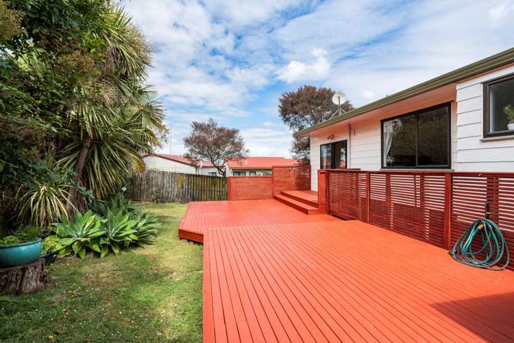 2/106 Bradbury Road Botany Downs_13