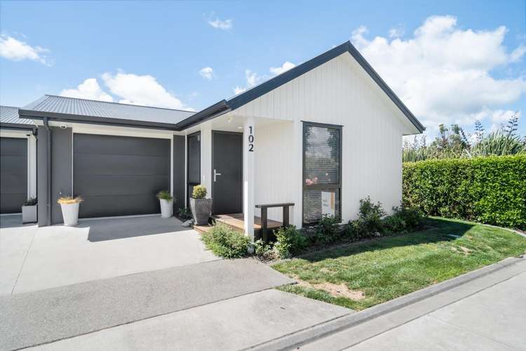 102/14 Terry Came Drive Cambridge_2