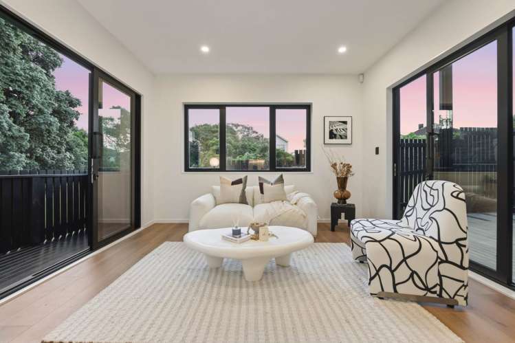 13 Torino Street Pt England_15