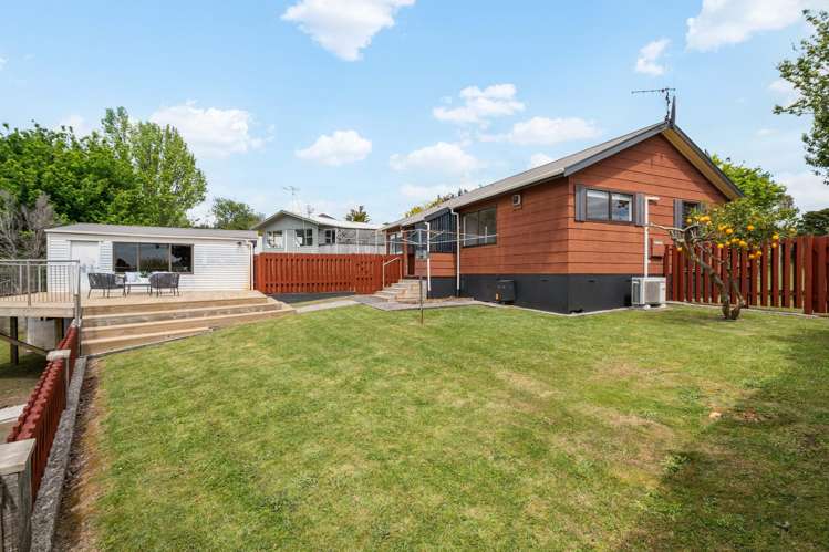 31 Amanda Avenue Dinsdale_12