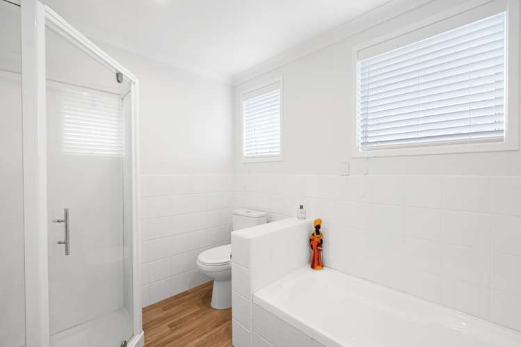 15 Lansdowne Crescent Glenview_13