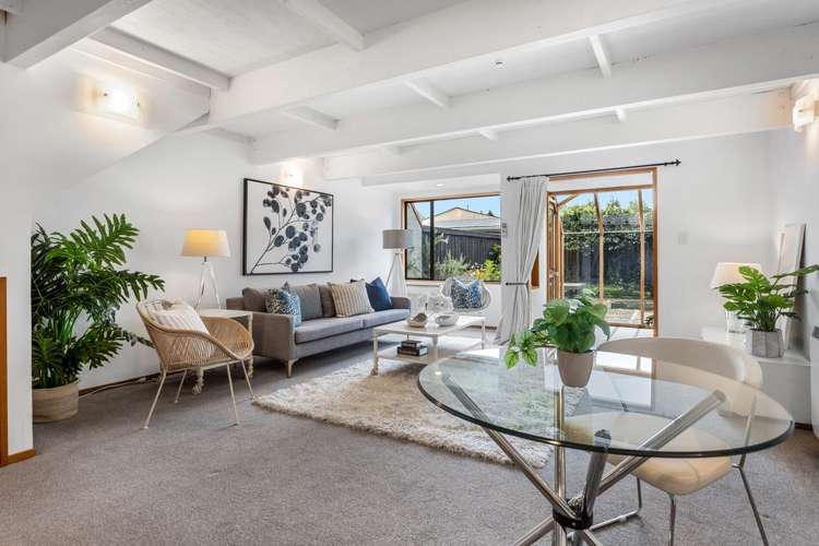 2/20 Bristol Street Merivale_6