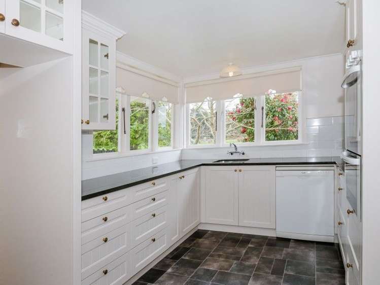 8 Whitemans Valley Road Whitemans Valley_1