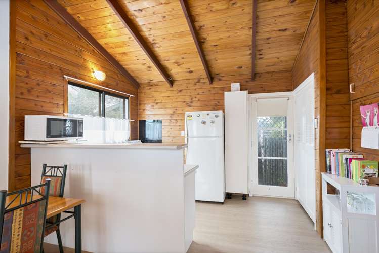 2/391 West Coast Road Glen Eden_15