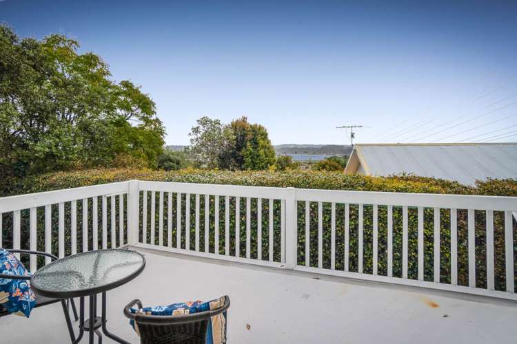 2/154 Sunset Road Unsworth Heights_14