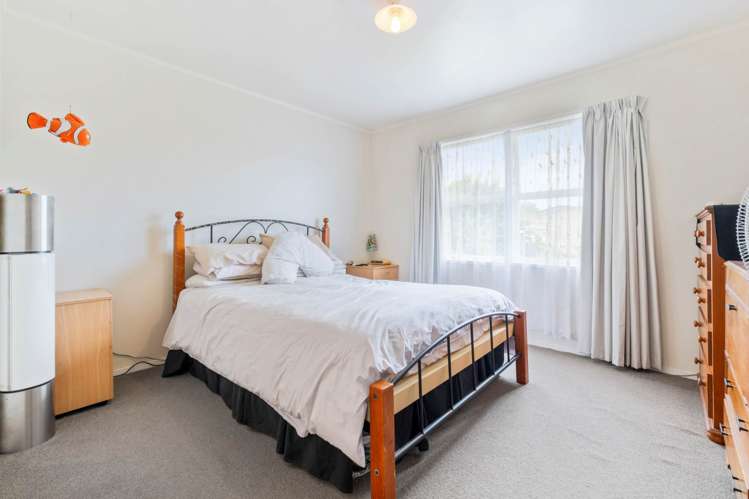 44 & 44A Kelvin Road Papakura_17