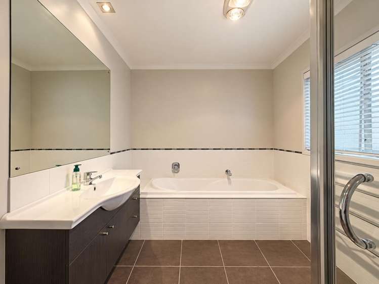 3 Fernloche Place Flat Bush_10