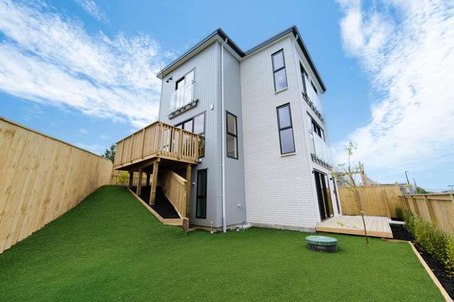 Brand New , Freehold , Coastal Living