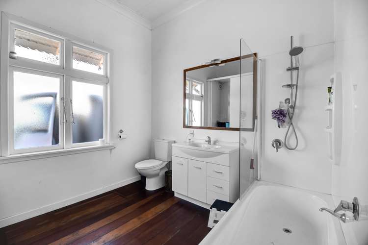 1277 Egmont Road Egmont Village_10