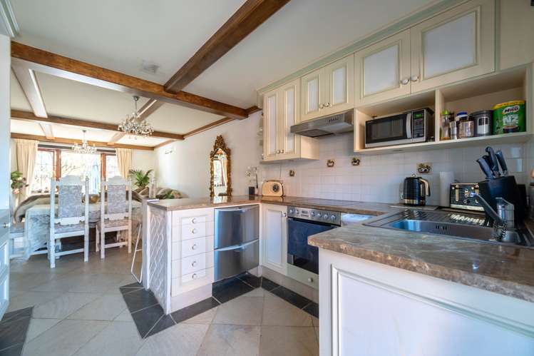 10/7 Quiet Woman Way Monaco_6