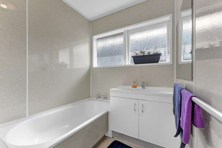 1 Hill Crescent Papakura_7