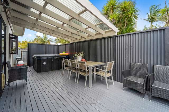 2/86 Beach Road Castor Bay_4