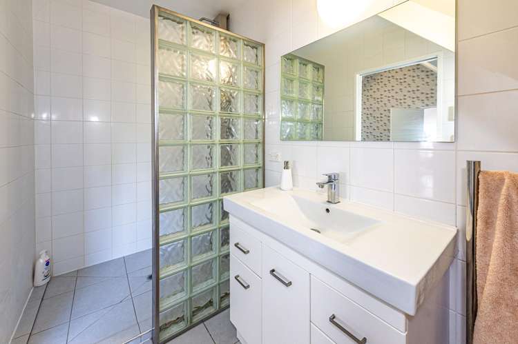 10 D'arcy Road Bastia Hill_23