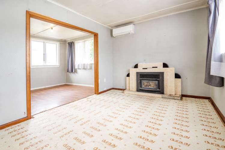 1215 Norfolk Crescent Mayfair_10