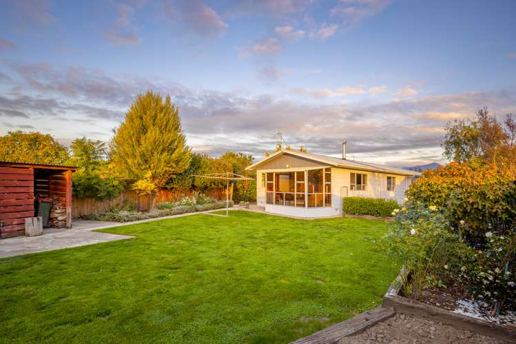 2 Lord Auckland Road Wakefield_14