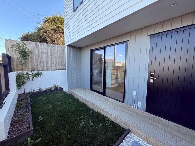 2/123 Barrack Road Mt Wellington_10