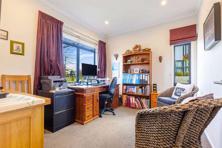 113 Bonair Crescent Silverdale_18