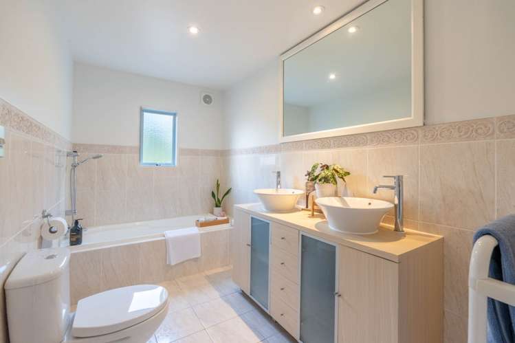 51 Helvetia Drive Browns Bay_15