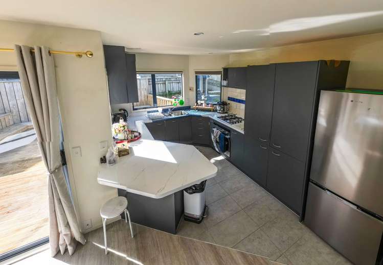 75A Dress Circle Newlands_7