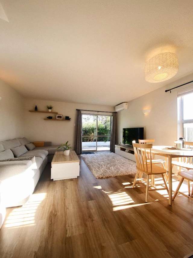 Your Cozy City Fringe Retreat Awaits