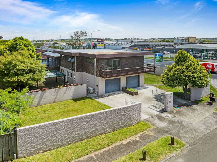 1 Challen Close_0