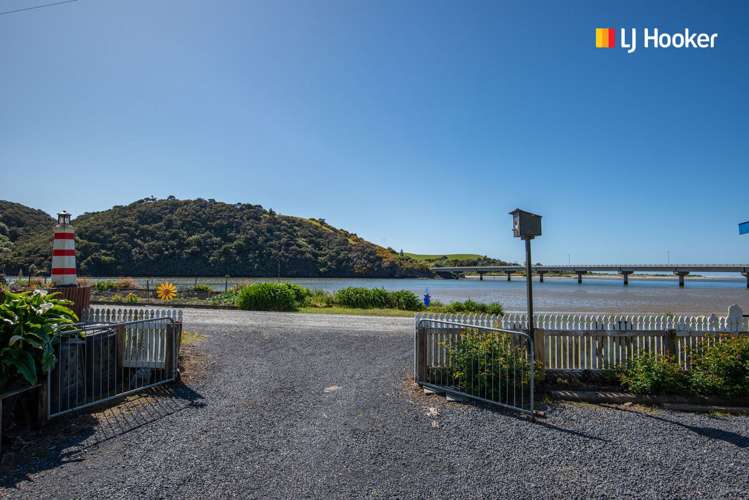 37 Riverside Road Taieri Mouth_14