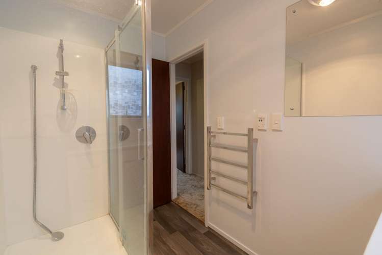 2/24 Duke Street 11373_7