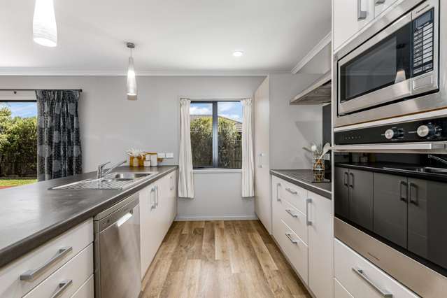 64 Sunstone Crescent Brown Owl_4