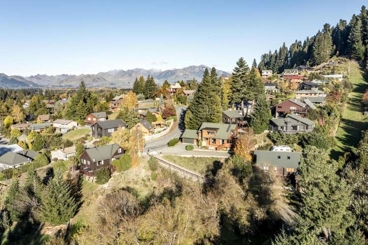 91 Chalet Crescent_1