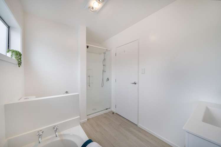 8a Alister Way Churton Park_20