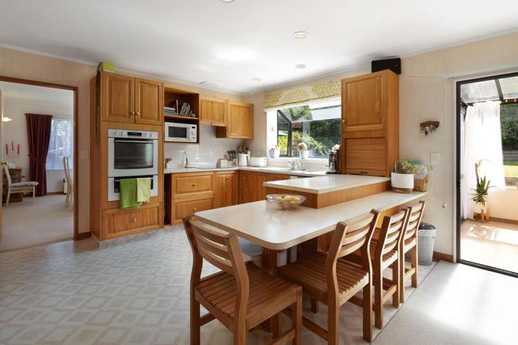 30 Thatcher Crescent Crofton Downs_7