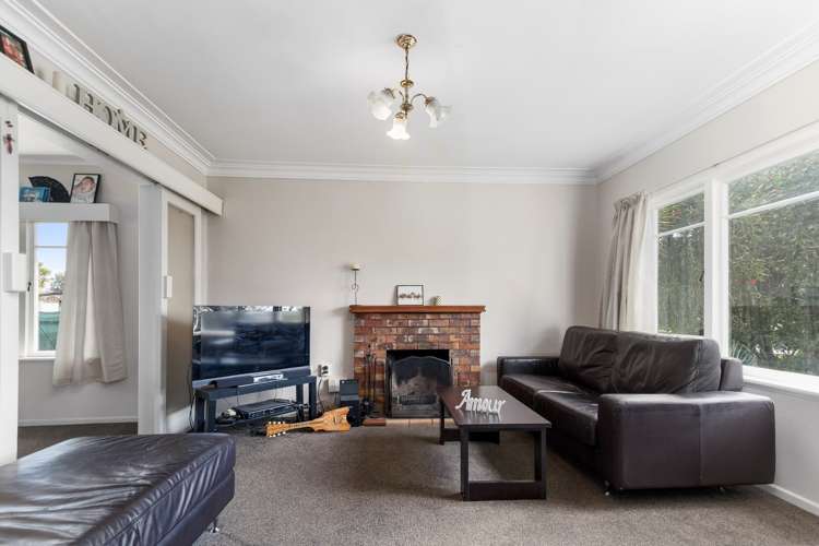 4 Queen Mary Avenue New Lynn_1