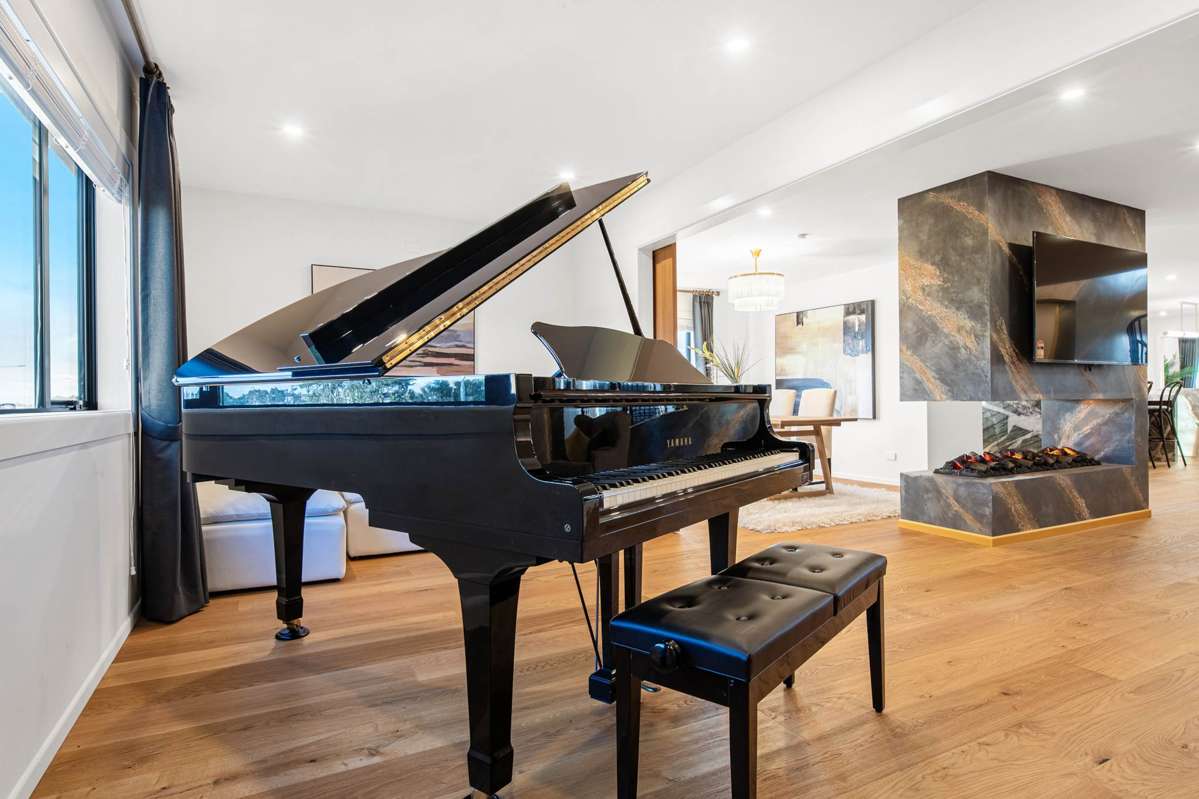 33 & 33B Ballymore Drive_2