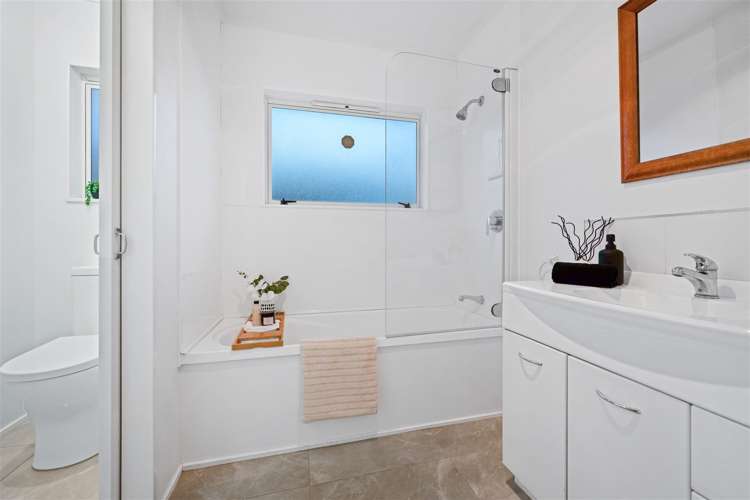 8 Moreland Avenue Pukete_13