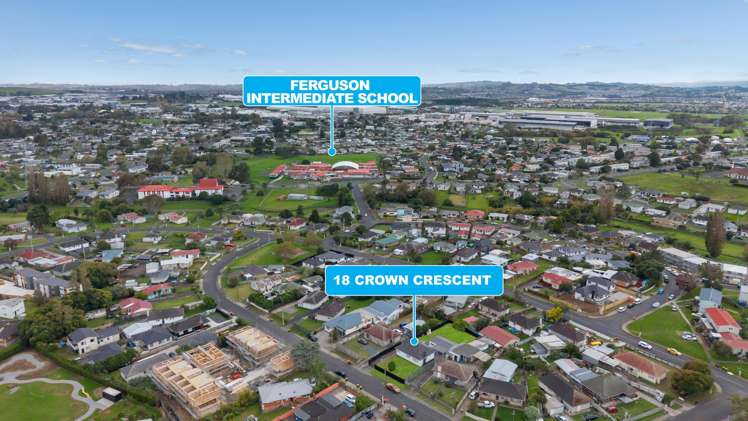 18 Crown Crescent Otara_28